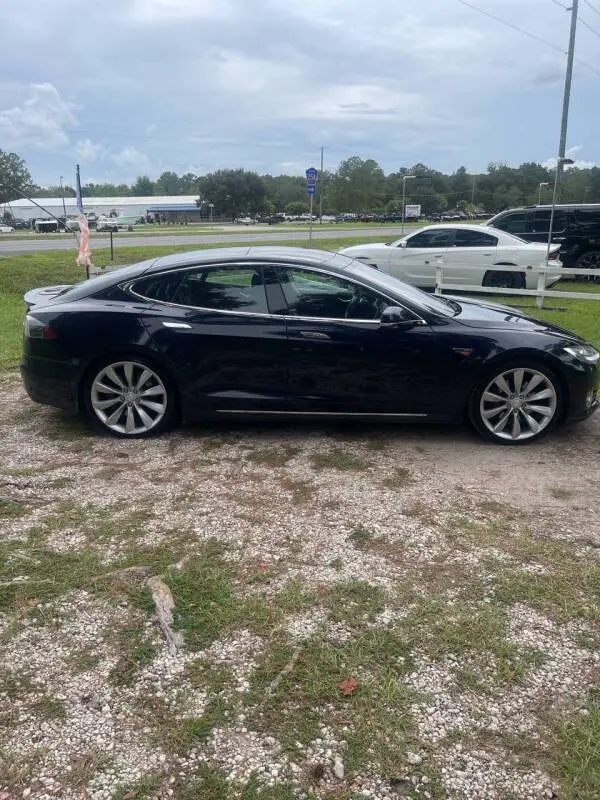 2013 Tesla Model S Performance photo 3