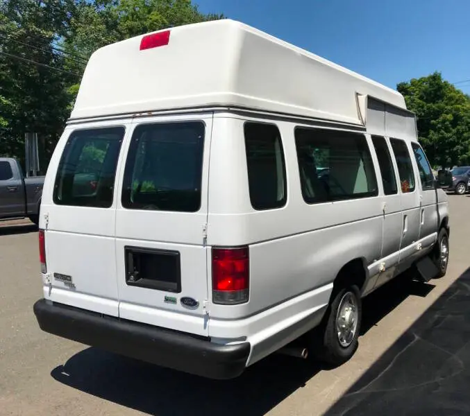 2014 Ford E-Series E-150 Van Extended photo 3