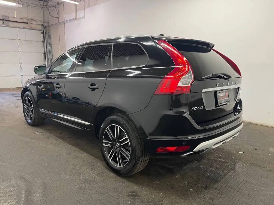 2017 Volvo XC60 T5 AWD Dynamic photo 5