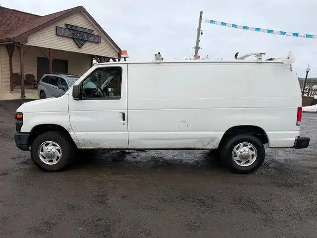 2014 Ford E-Series E-350 Super Duty's photo