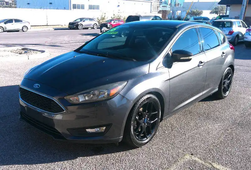 2016 Ford Focus 5 Door Hatch SE's photo