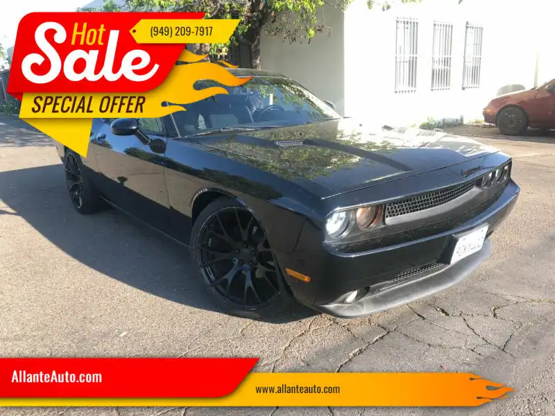 2012 Dodge Challenger SXT's photo