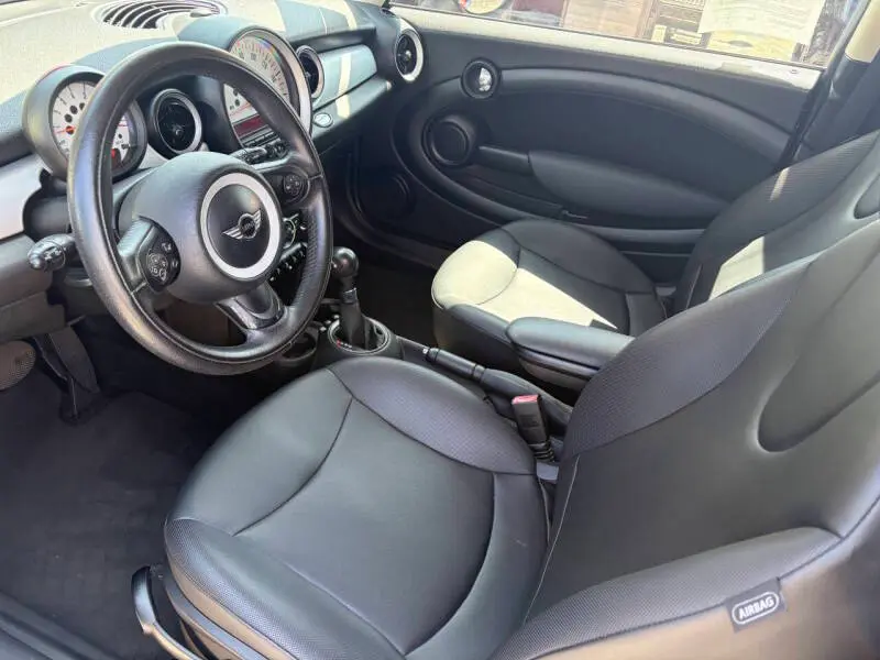 2013 MINI Cooper Base photo 5
