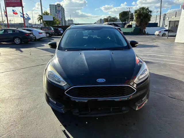 2016 Ford Focus 5 Door Hatch SE photo 1