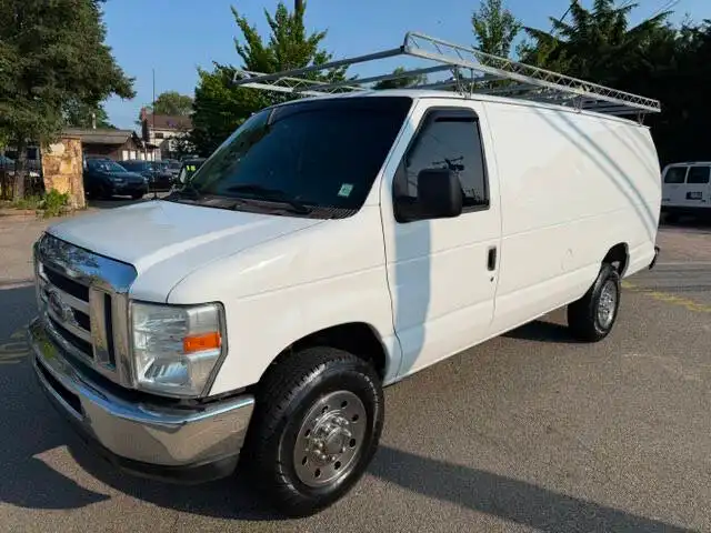 2013 Ford E-Series E-350 Super Duty Extended's photo