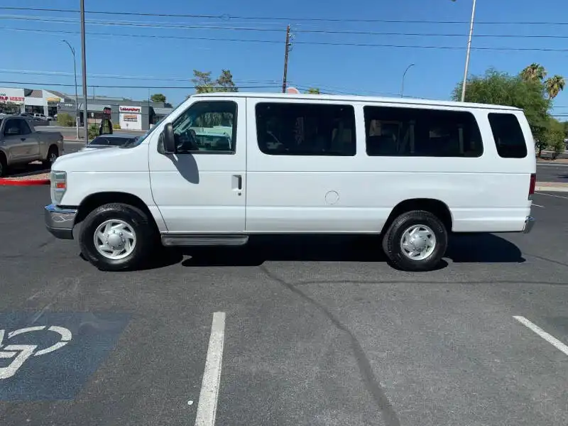2012 Ford E-Series E-350 XLT Super Duty Extended's photo