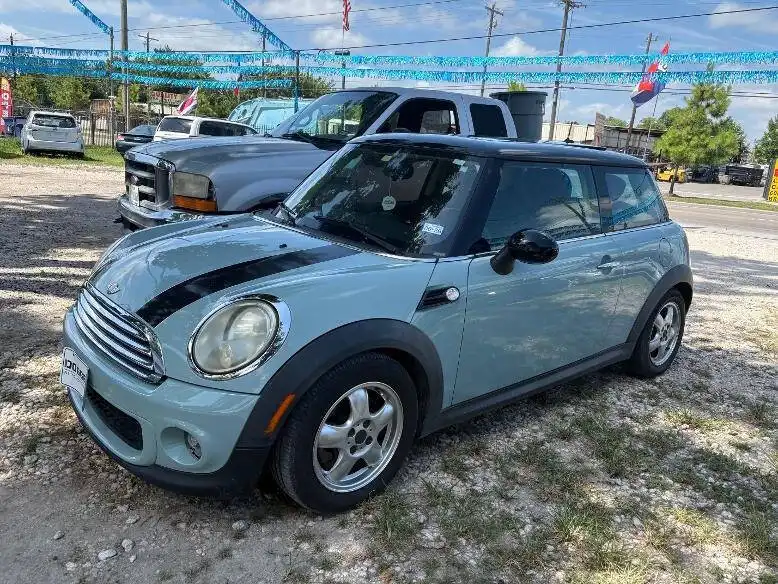 2011 MINI Cooper Base's photo