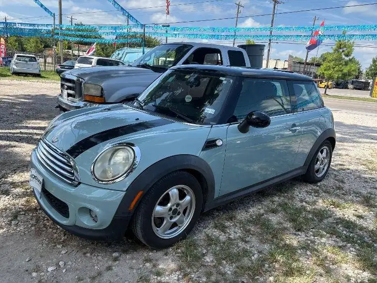 2011 MINI Cooper Base's photo