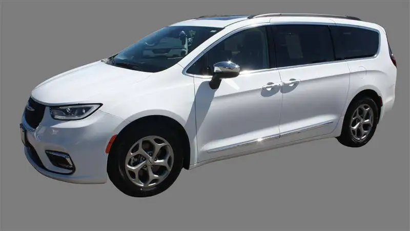 2023 Chrysler Pacifica Limited photo 1