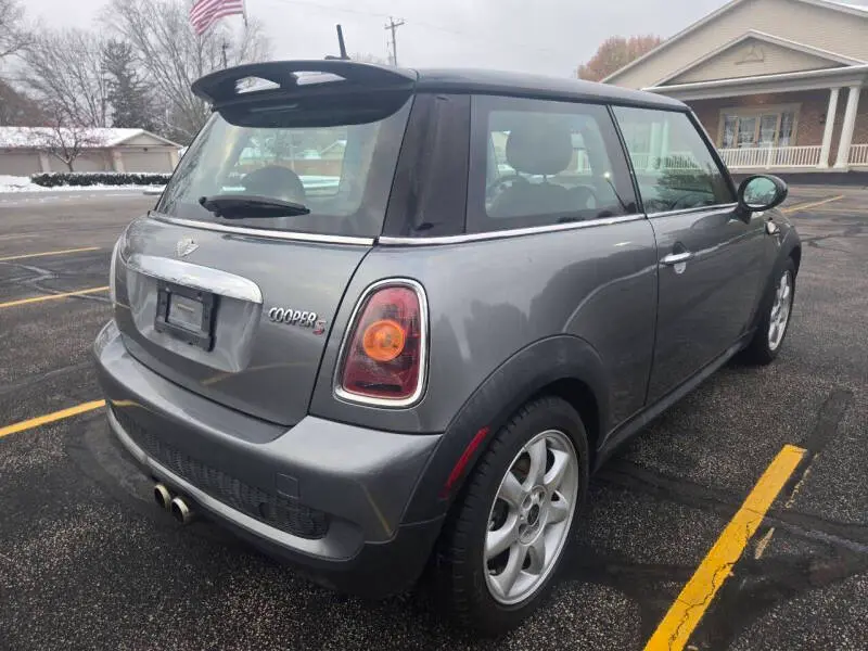 2009 MINI Cooper S photo 5