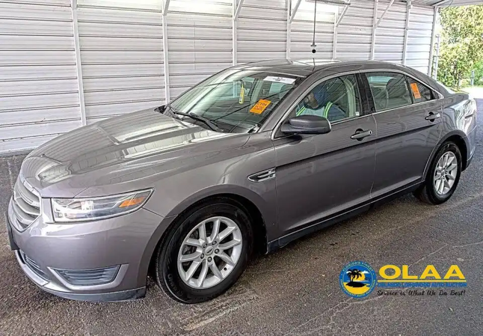 2014 Ford Taurus SE FWD's photo