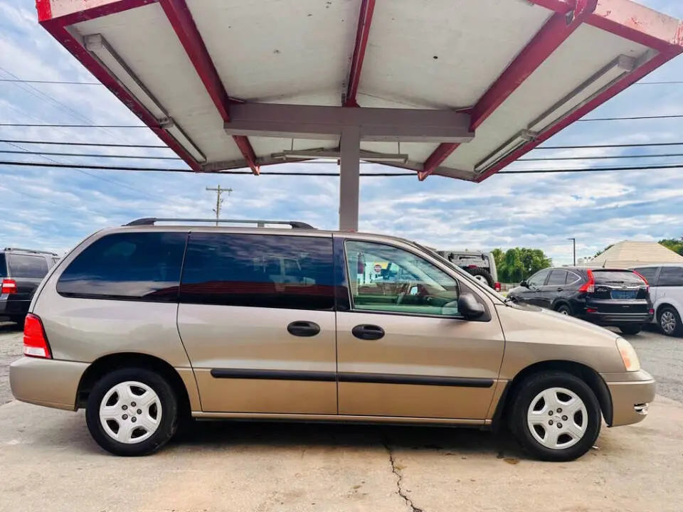 2006 Ford Freestar SE photo 5