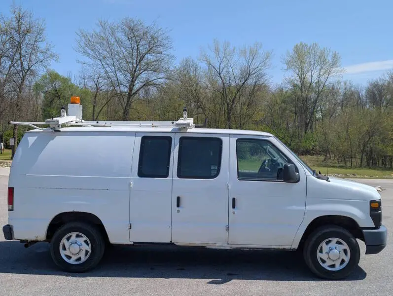 2013 Ford E-Series E-150 Van photo 4