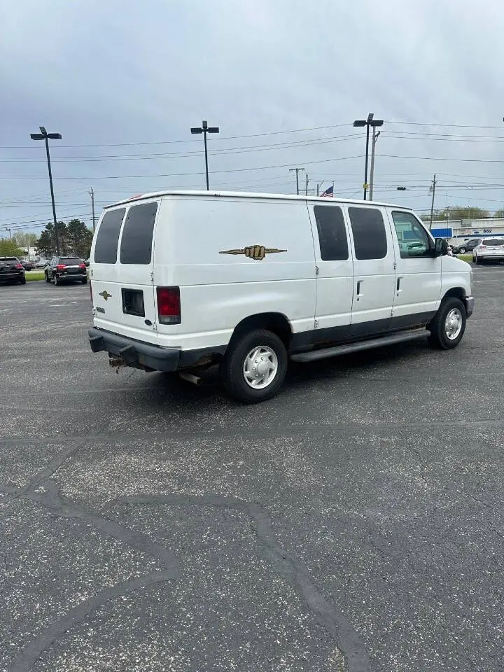 2008 Ford E-Series E-250 Van photo 4