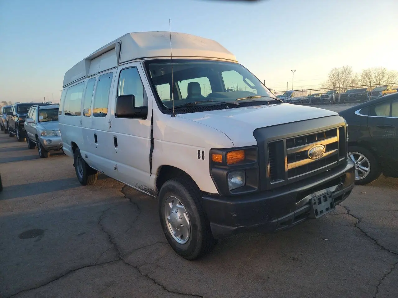 2012 Ford E-Series E-250 Extended photo 3