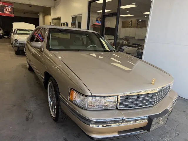 1995 Cadillac DeVille Base photo 3