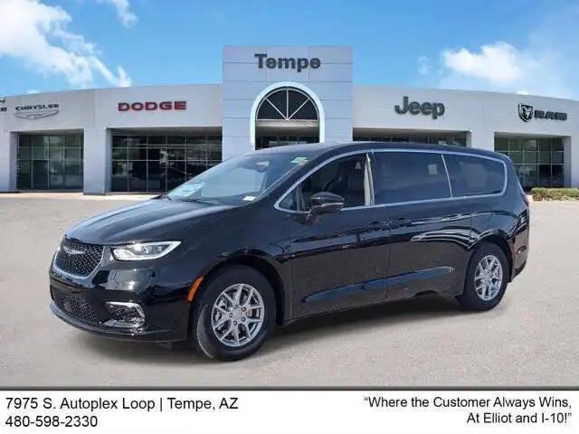 2026 Chrysler Pacifica Select's photo