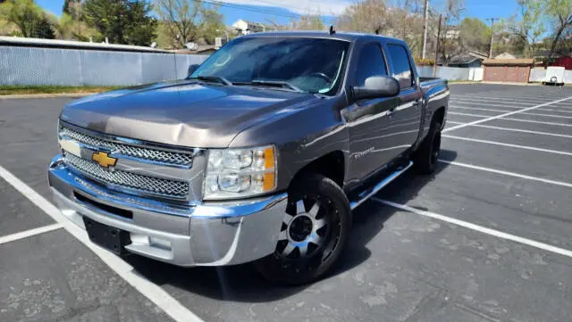 2012 Chevrolet Silverado 1500 LT Crew Cab photo 3