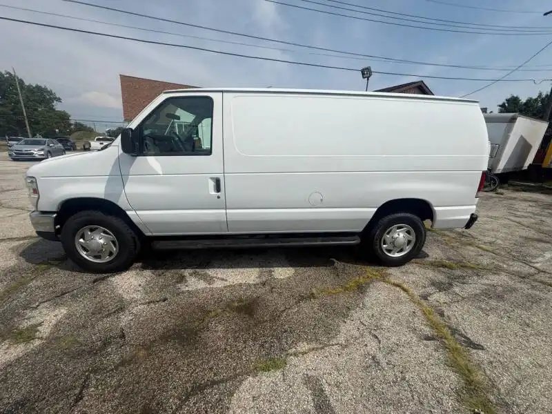 2013 Ford E-Series E-250 Van's photo
