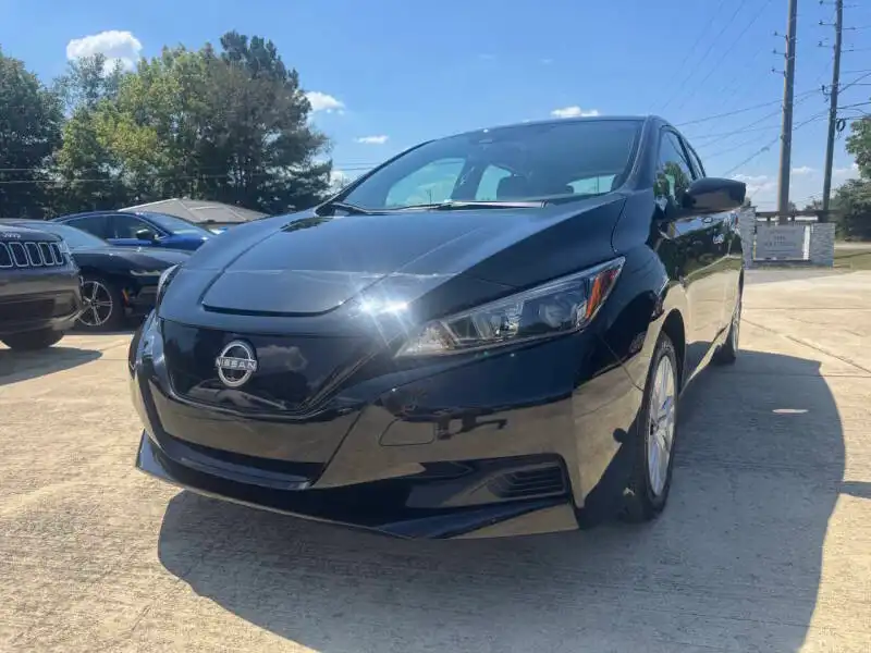 2025 Nissan Leaf S's photo