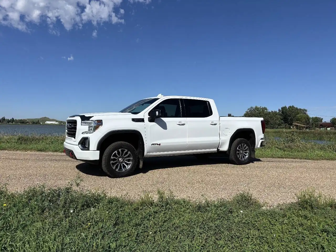 2021 GMC Sierra AT4 4WD Crew Cab Short Box's photo
