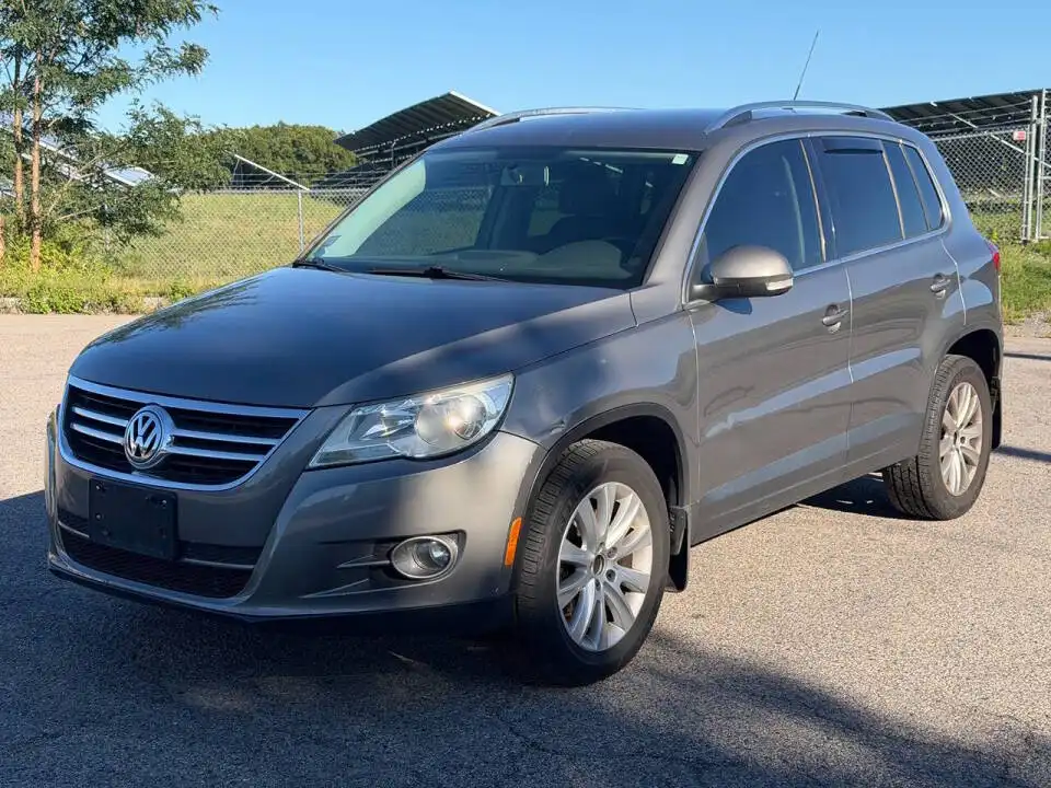 2009 Volkswagen Tiguan SE 4Motion with Leather's photo