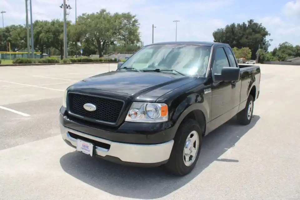 2006 Ford F-150 XL Regular Cab 145-in Styleside's photo
