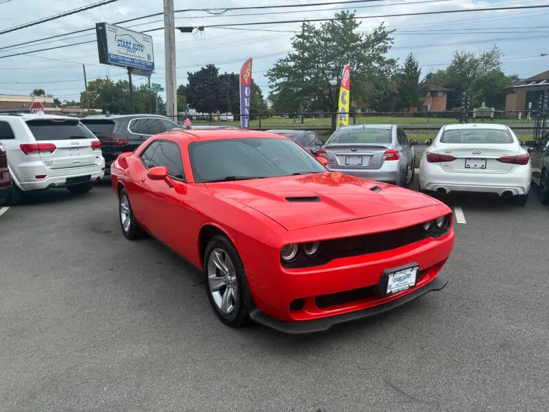 2019 Dodge Challenger SXT Auto photo 5