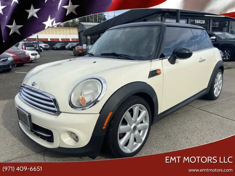 2011 MINI Cooper Base's photo