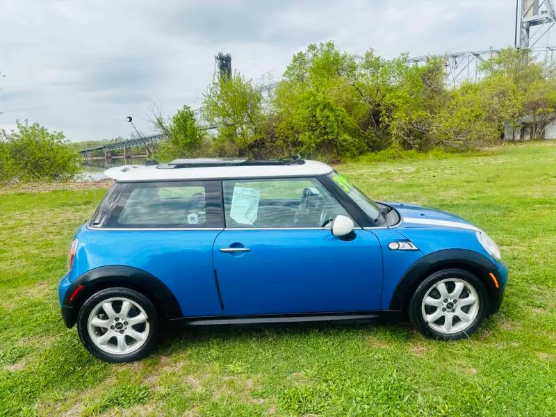 2009 MINI Cooper S photo 3