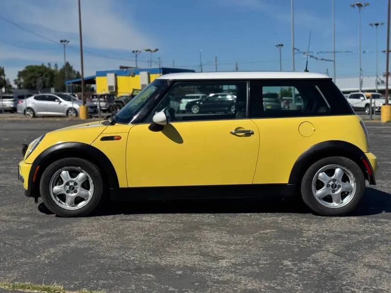 2003 MINI Cooper Cooper photo 3