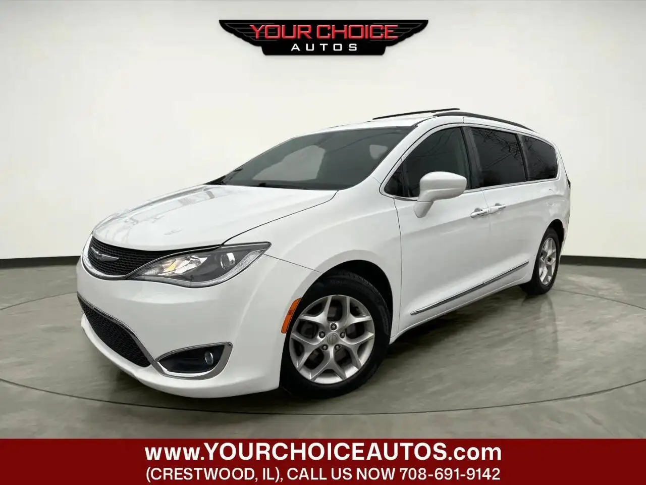 2017 Chrysler Pacifica Touring-L's photo