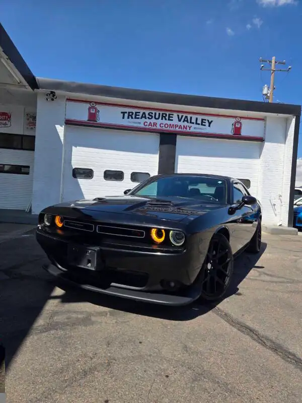 2015 Dodge Challenger R/T Plus's photo
