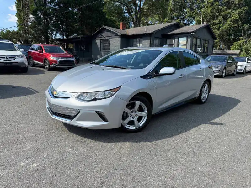 2018 Chevrolet Volt LT's photo