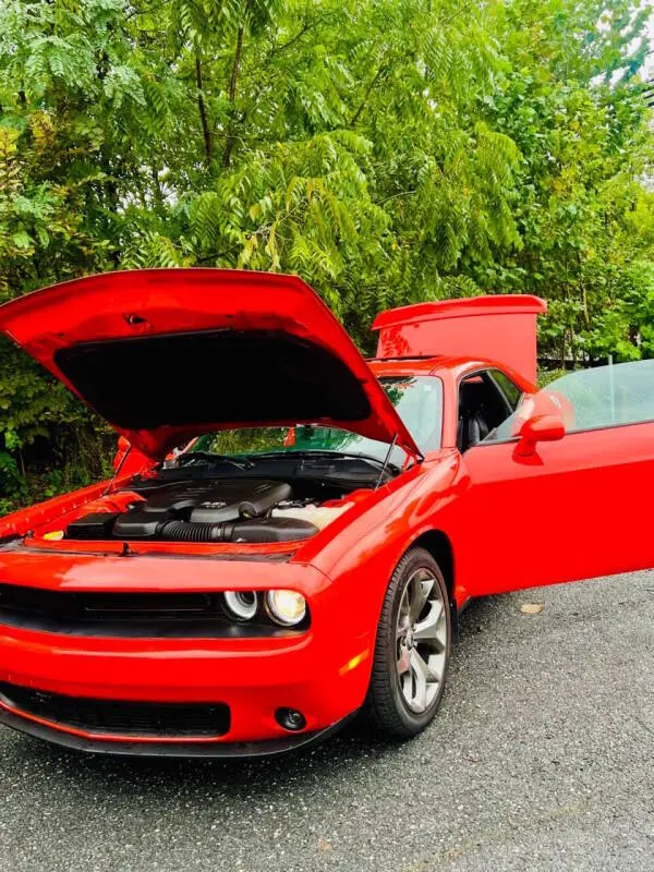 2017 Dodge Challenger SXT Plus photo 3