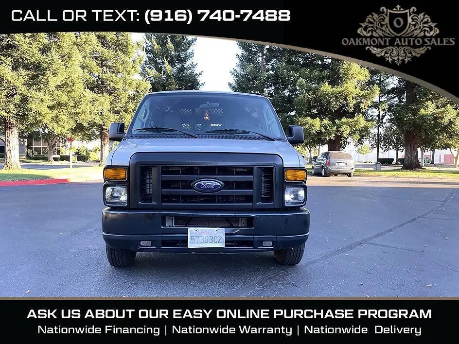 2011 Ford E-Series E-150 Van photo 3