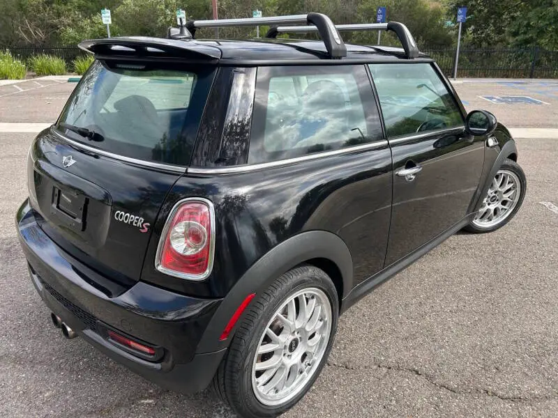 2012 MINI Cooper S photo 4