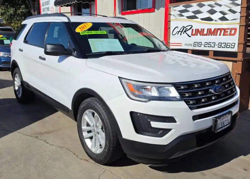 2017 Ford Explorer Base FWD's photo