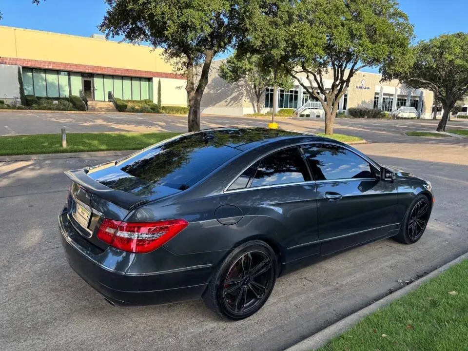 2011 Mercedes-Benz E-Class E350 photo 4