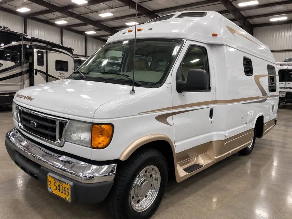 2004 Ford E-Series E-350 Super Duty photo 3