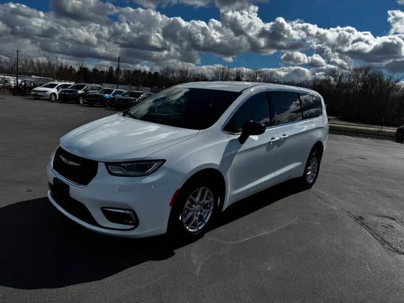 2025 Chrysler Pacifica Select photo 4