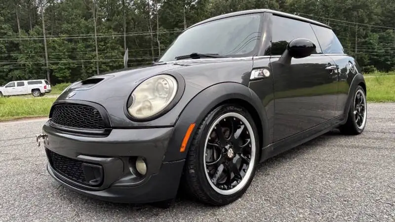 2011 MINI Cooper S photo 1