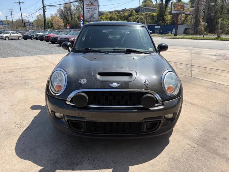2011 MINI Cooper S photo 3