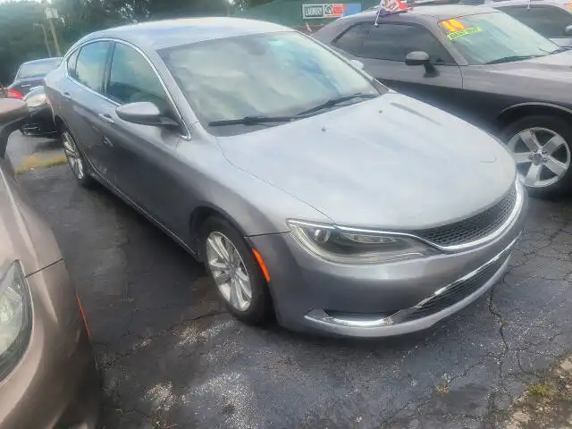 2015 Chrysler 200 Limited's photo