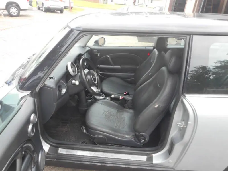 2004 MINI Cooper Cooper photo 3
