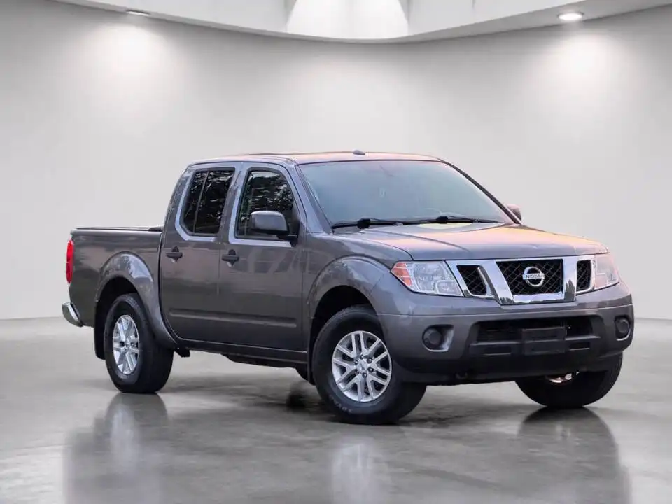2017 Nissan Frontier 4.0 SV Crew Cab 4X4 AT SWB's photo