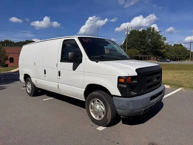 2011 Ford E-Series E-150 Van photo 4