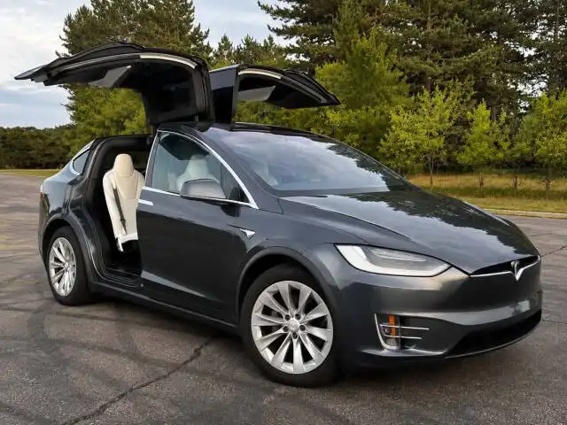 2017 Tesla Model X 90D's photo