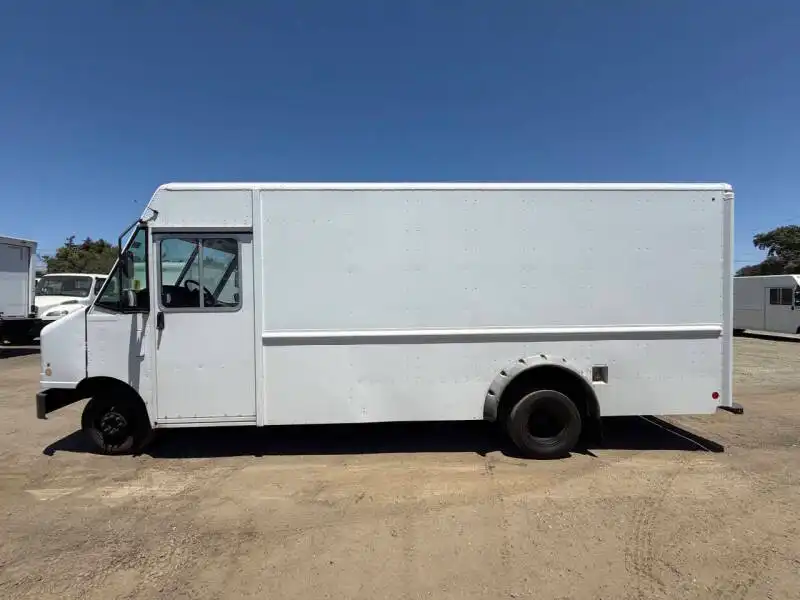 2013 Ford E-Series's photo
