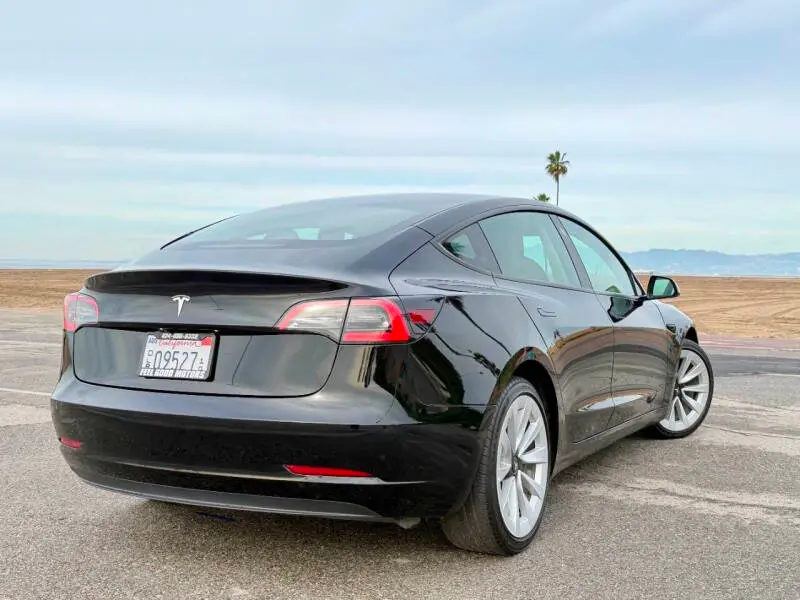 2023 Tesla Model 3 Base photo 4